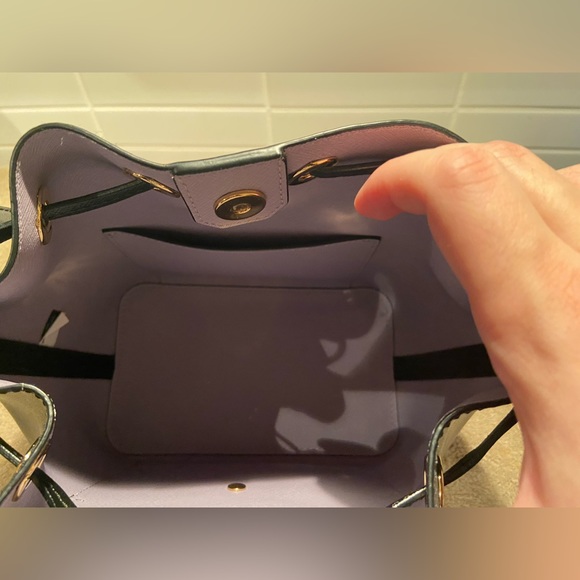 ☺️Sold Locally☺️ Michael Kors Bucket Bag - Picture 7 of 16